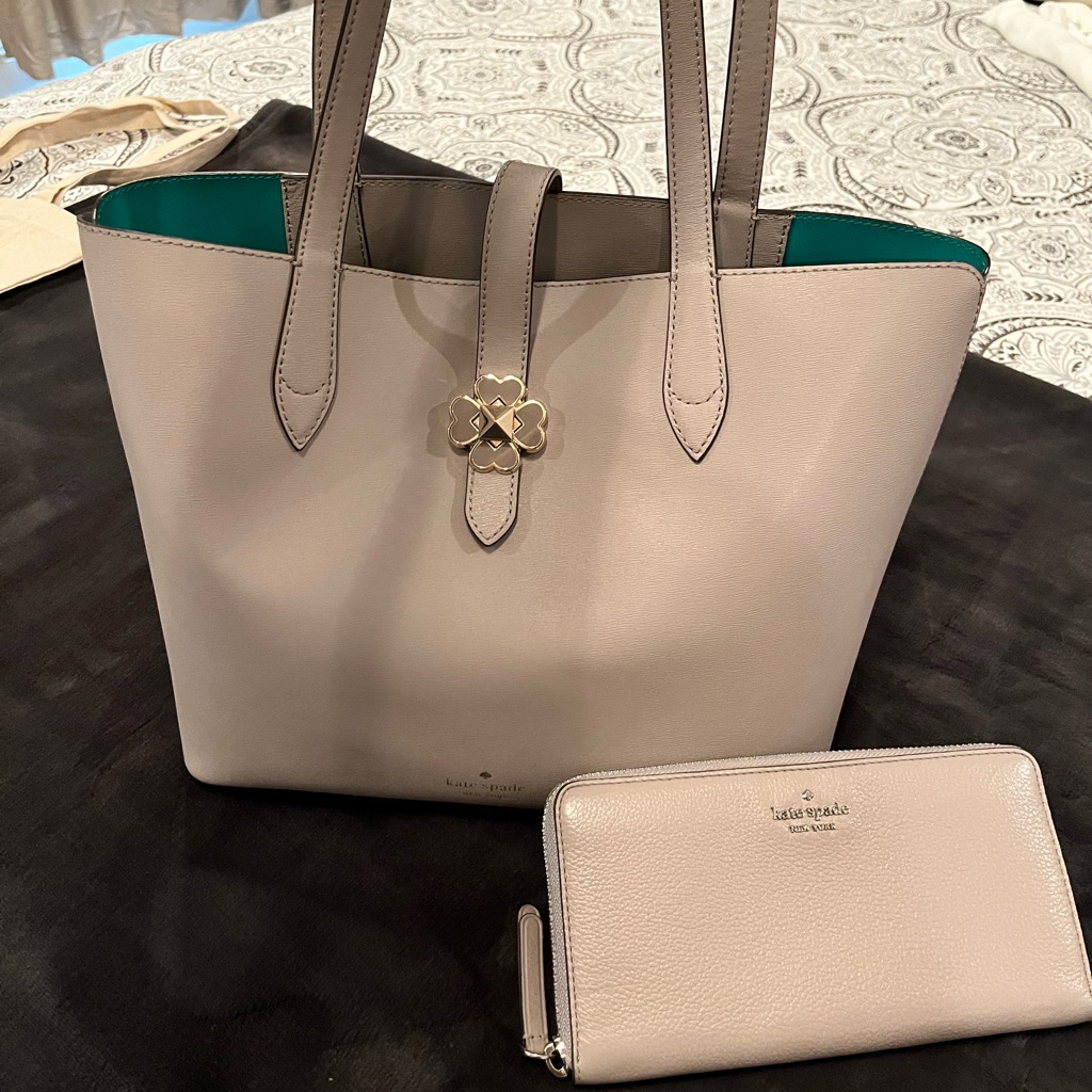 Kate Spade Bucket Bag With Matching Wallet